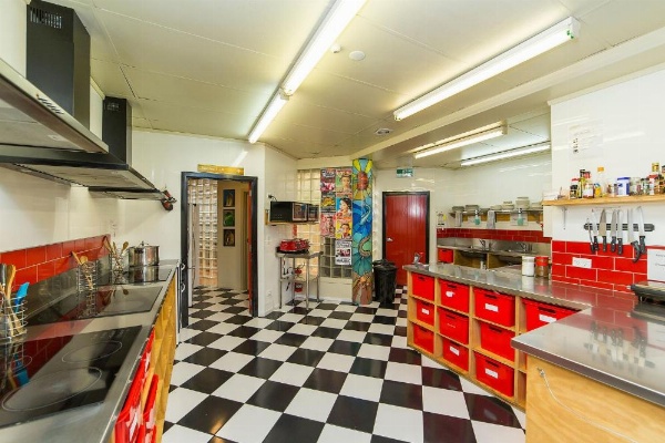 Tahuna Pod Hostel image 16